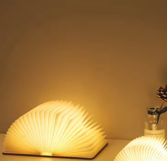 Świecąca Składana Lampka Książka Led - Komfort wieczorami!